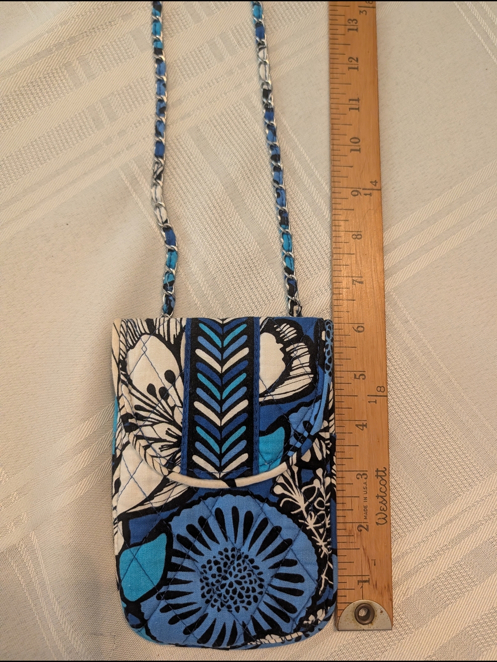 Blue Floral Vera Bradley Crossbody Phone Pouch - Quilted Fabric w/ Chain Strap. - Picture 4 of 11